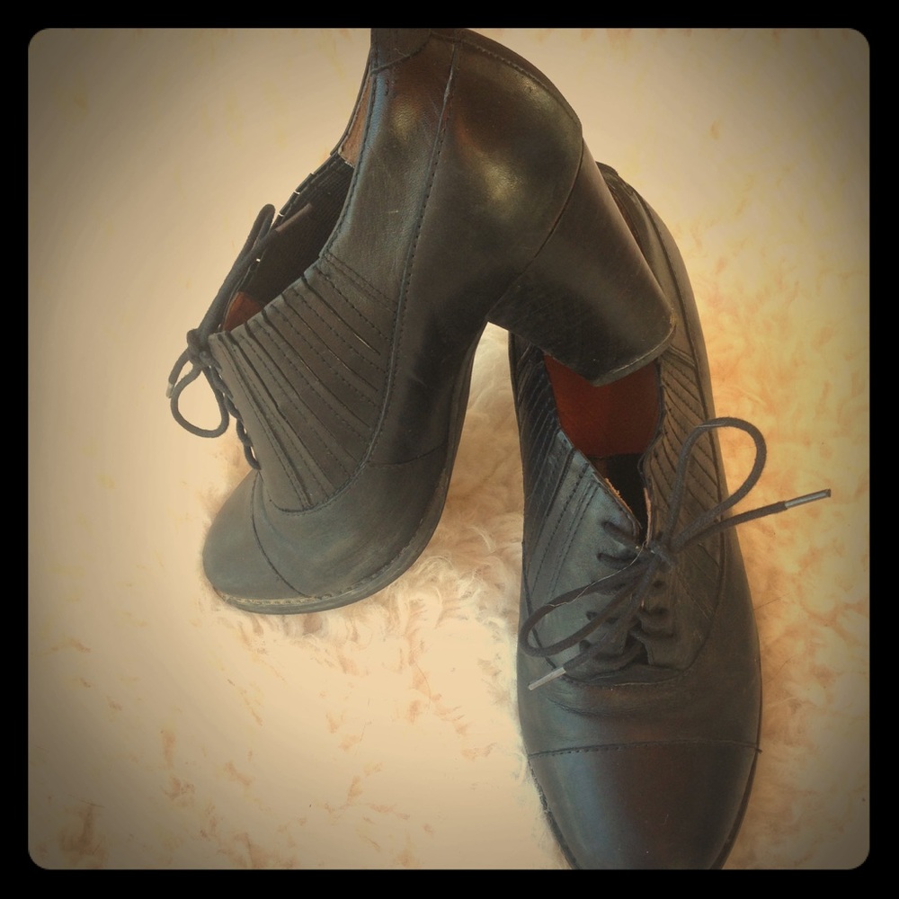 Oxford heels